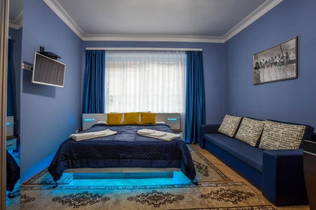 Luxury Air-Conditioned Family Apartment Spitalska Old Town براتسيلافا المظهر الخارجي الصورة