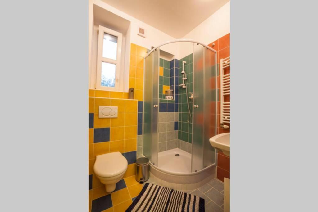 Luxury Air-Conditioned Family Apartment Spitalska Old Town براتسيلافا المظهر الخارجي الصورة