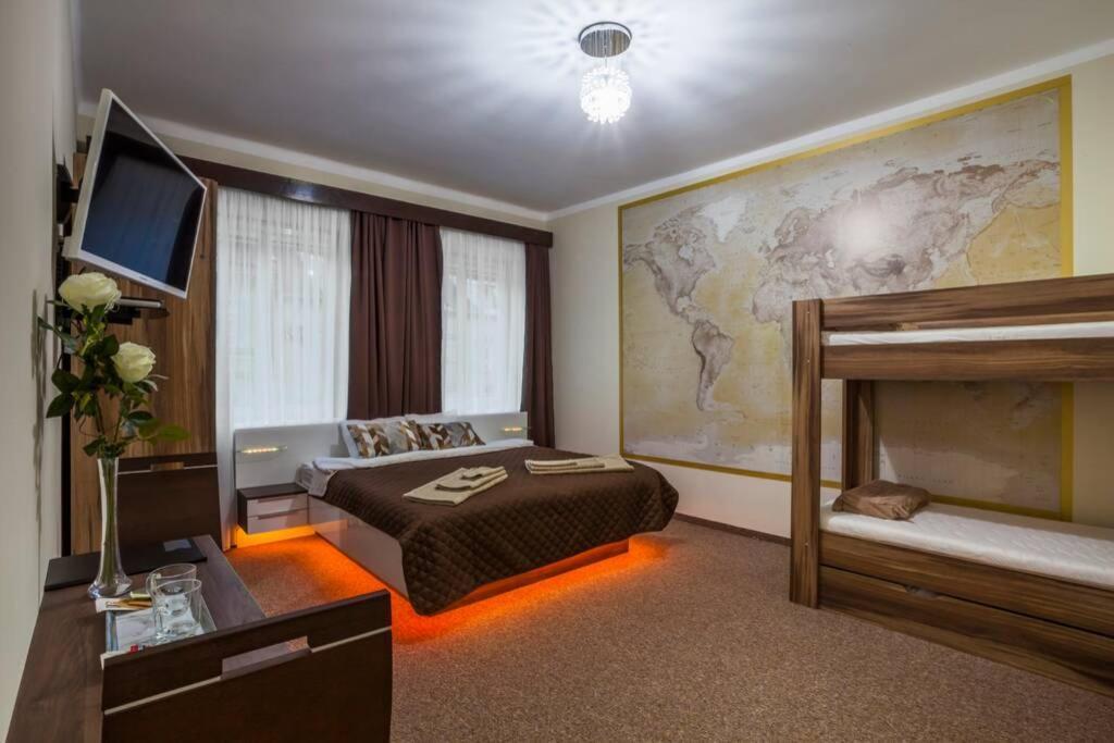Luxury Air-Conditioned Family Apartment Spitalska Old Town براتسيلافا المظهر الخارجي الصورة