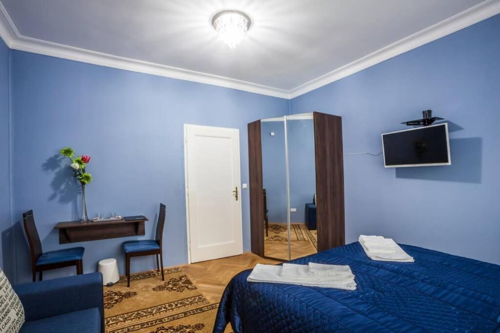 Luxury Air-Conditioned Family Apartment Spitalska Old Town براتسيلافا المظهر الخارجي الصورة